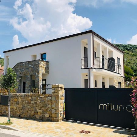 Miluna 阿西亚罗利 外观 照片
